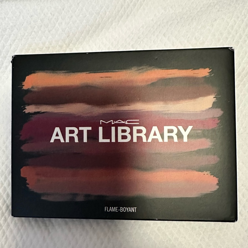 MAC eyeshadow palette